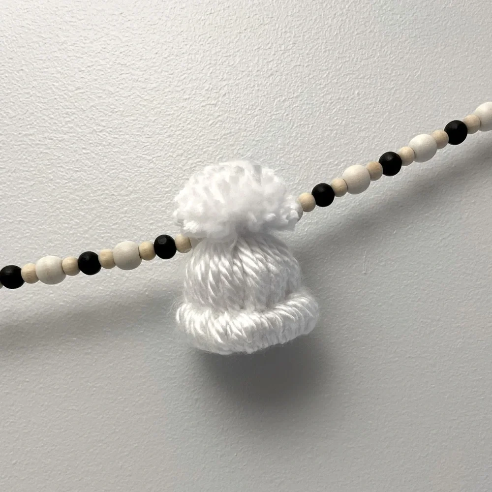 Black & White Winter Hat Garland